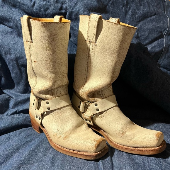 FRYE 12R Harness Crackle White Leather Boots - Picture 2 of 6